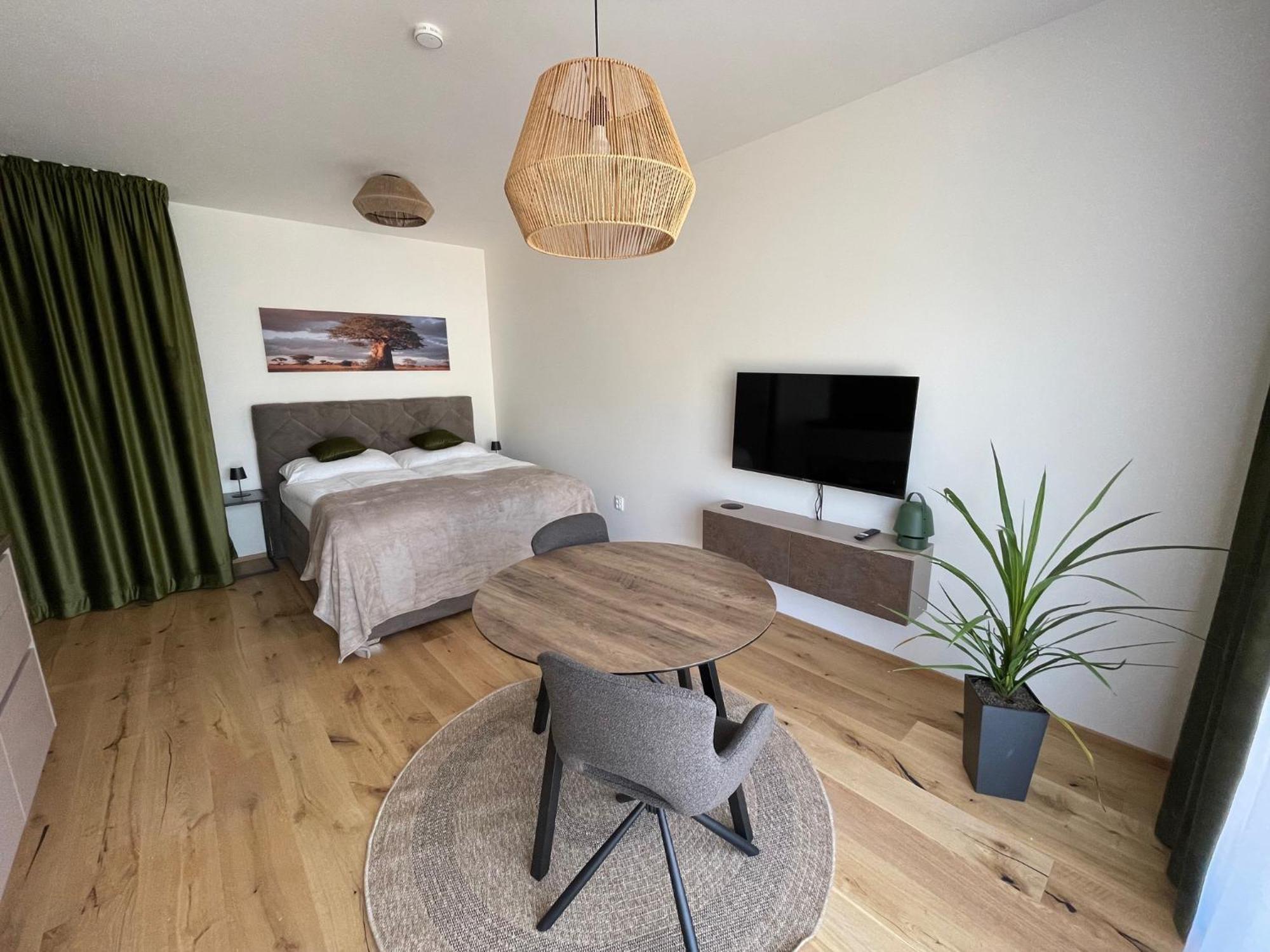 H52 Apartments ブルノ エクステリア 写真